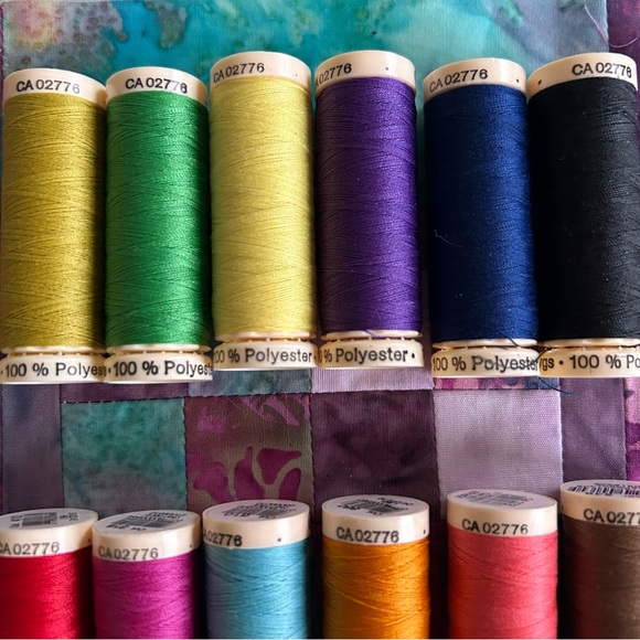 GUTERMANN 💯 1️⃣2️⃣ SPOOLS OF THREAD 🧵 BEAUTIFUL COLORS 110 yd 100m 💯 NWT FINAL - Picture 3 of 10
